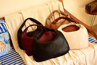Bolsa transversal feminina