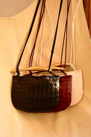 Bolsa transversal feminina