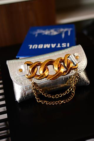 Bolsa transversal feminina com Cintos