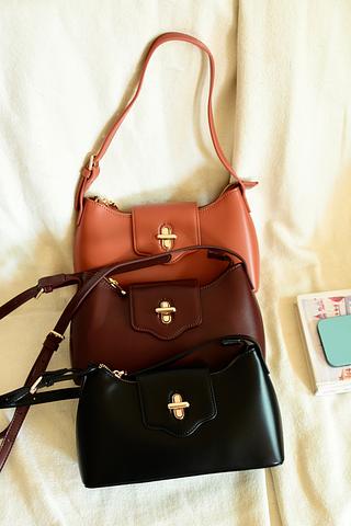 Bolsa transversal feminina