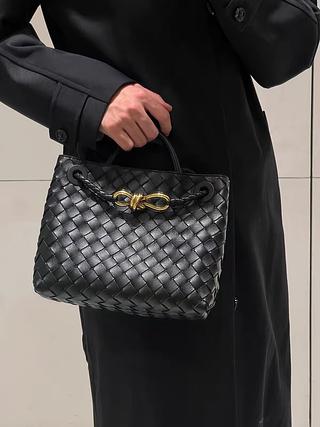 bottega M
