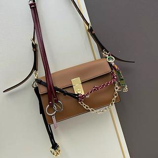 Bolsa transversal feminina