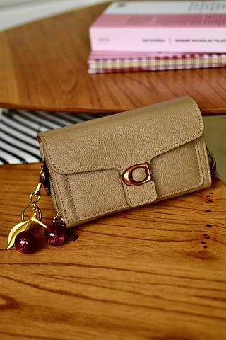 CARTEIRA C/ ALÇA + CHAVEIRO