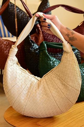 Bolsa transversal feminina