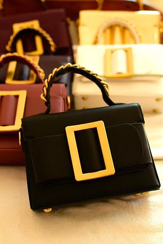 Bolsa transversal feminina