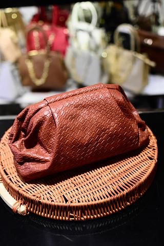 Bolsa transversal feminina