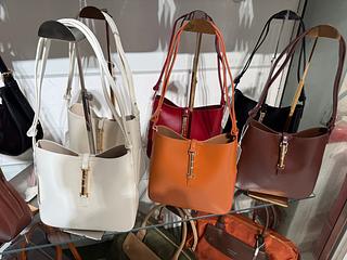 Bolsa transversal feminina