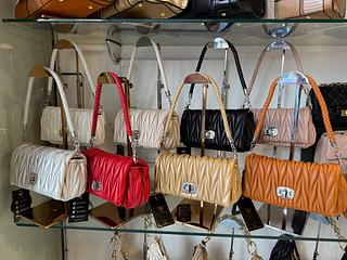 Bolsa transversal feminina