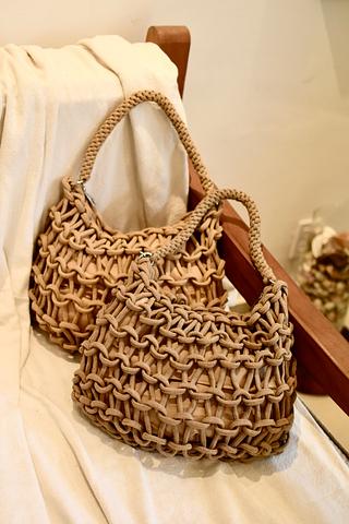 Bolsas tecidas à mão -Um estilo que vende muito bem na Europa