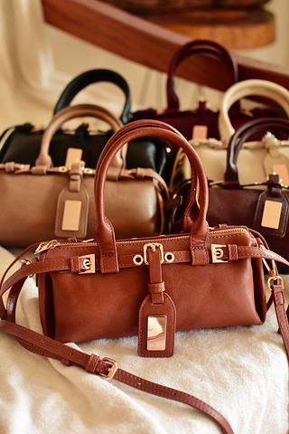 Bolsa transversal feminina