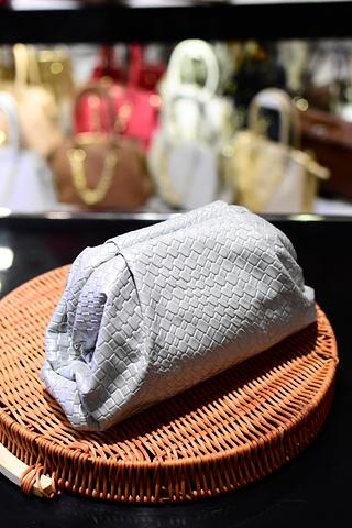 Bolsa transversal feminina