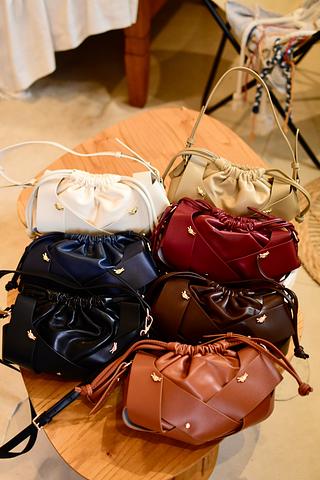 Bolsa transversal feminina