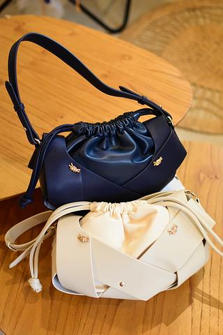 Bolsa transversal feminina